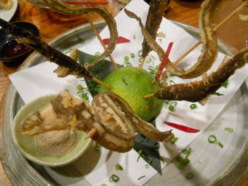 �����E����3