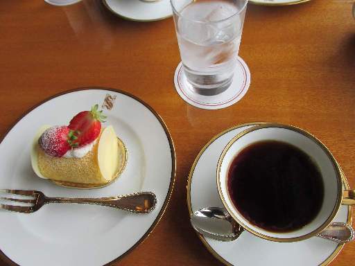 �u���ό��z�e�� �P�[�L�Z�b�g1