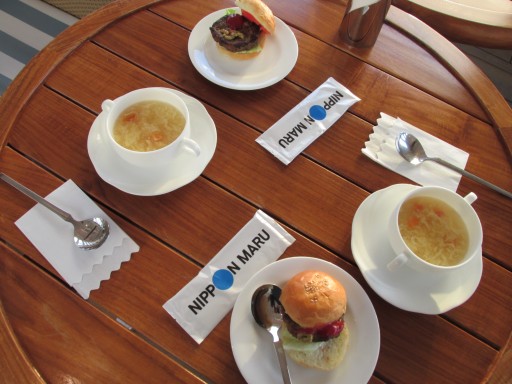 �ʕ{�ԉ΃N���[�Y �y�H