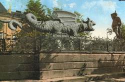 ゲラーゲンフルトのドラゴン像